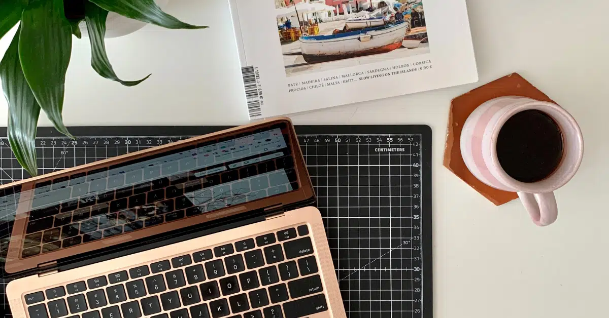 manifesting for digital nomads