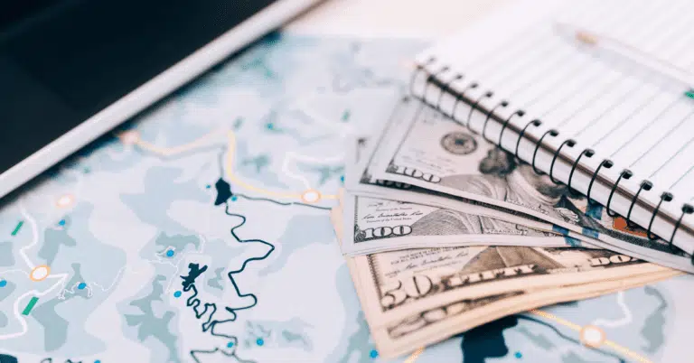 15 Easy Ways to Save Money While Traveling