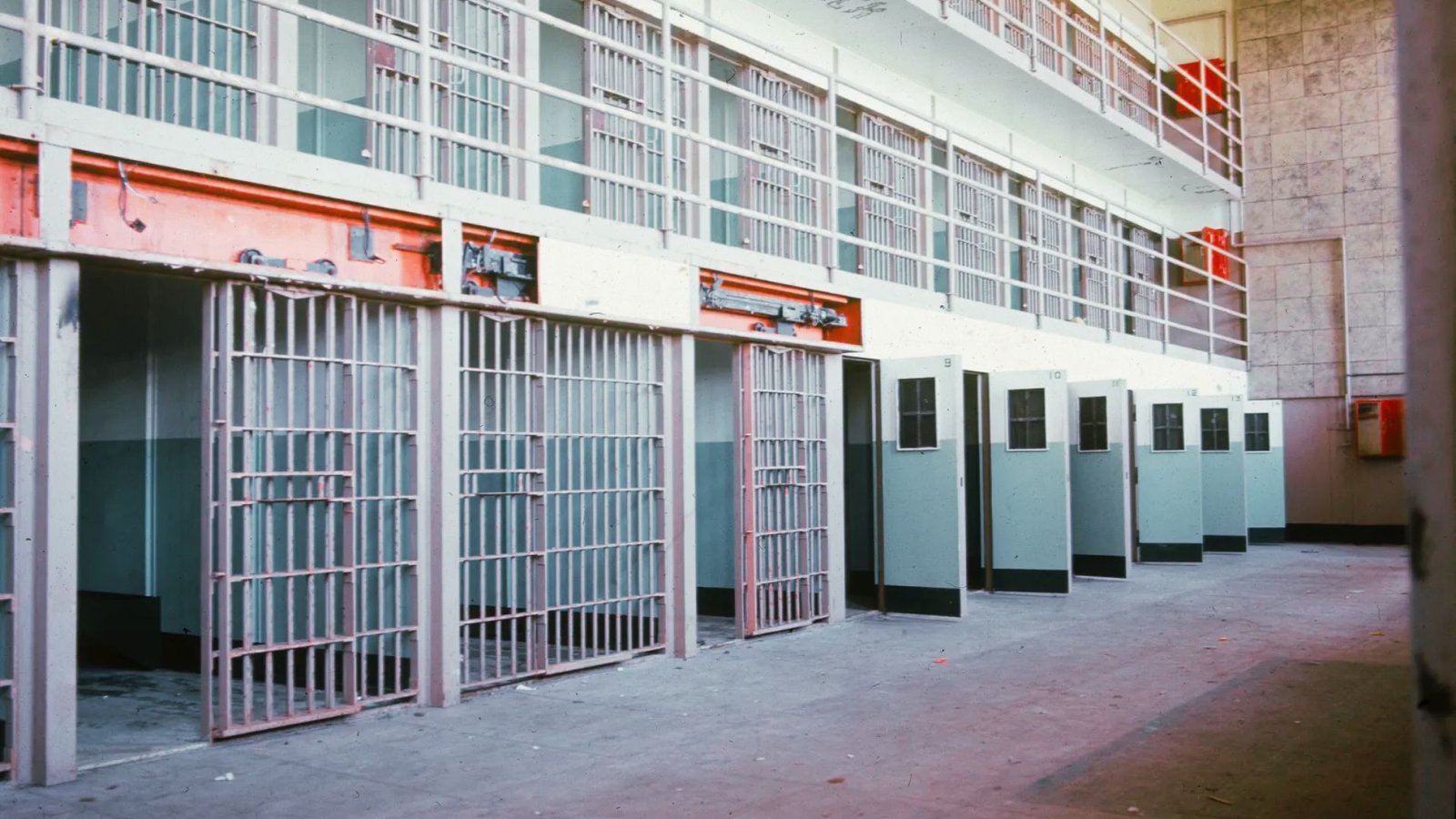 Seeing Famous Cells and Prison Areas