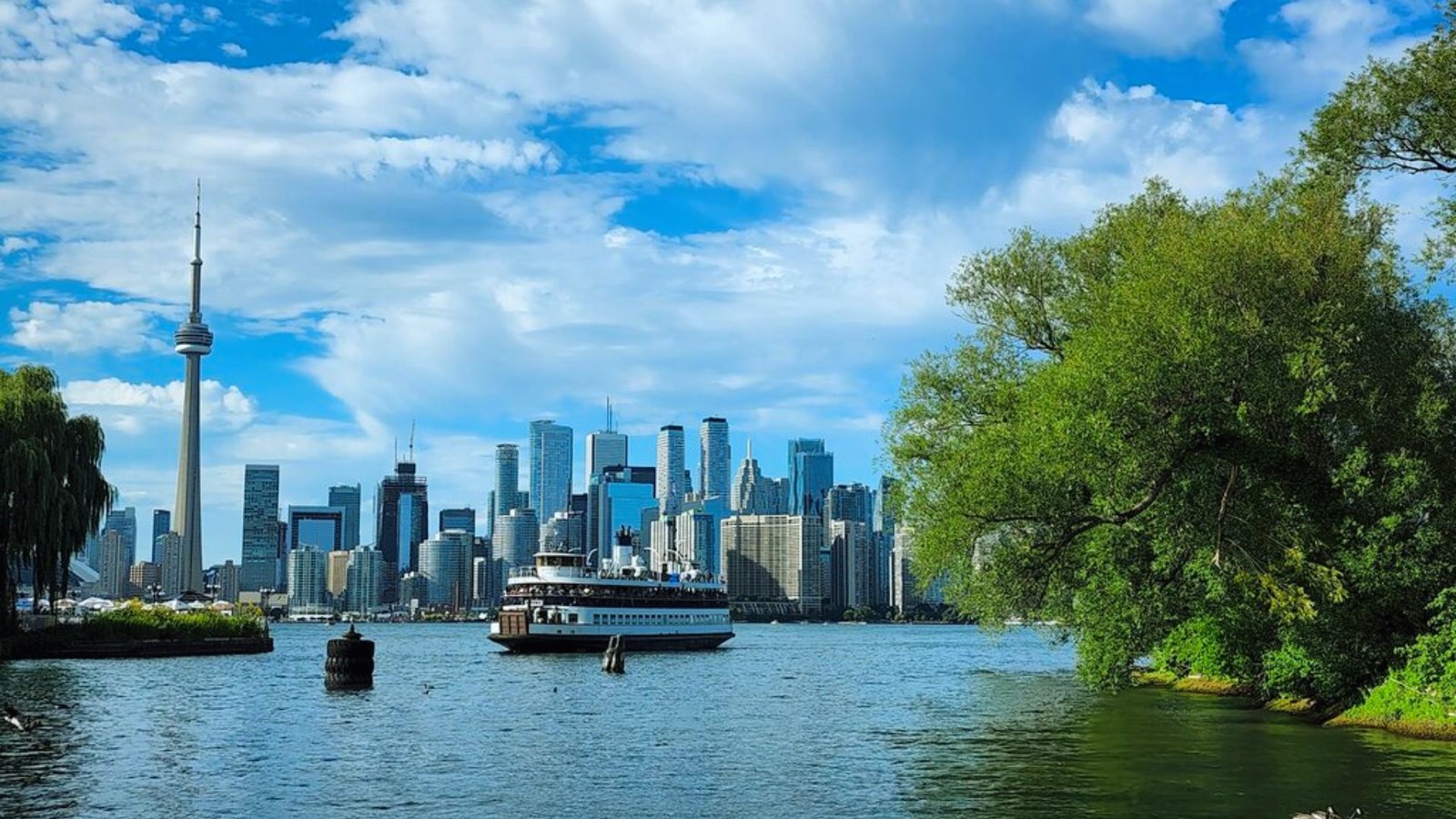 How Many Days You Need in Toronto