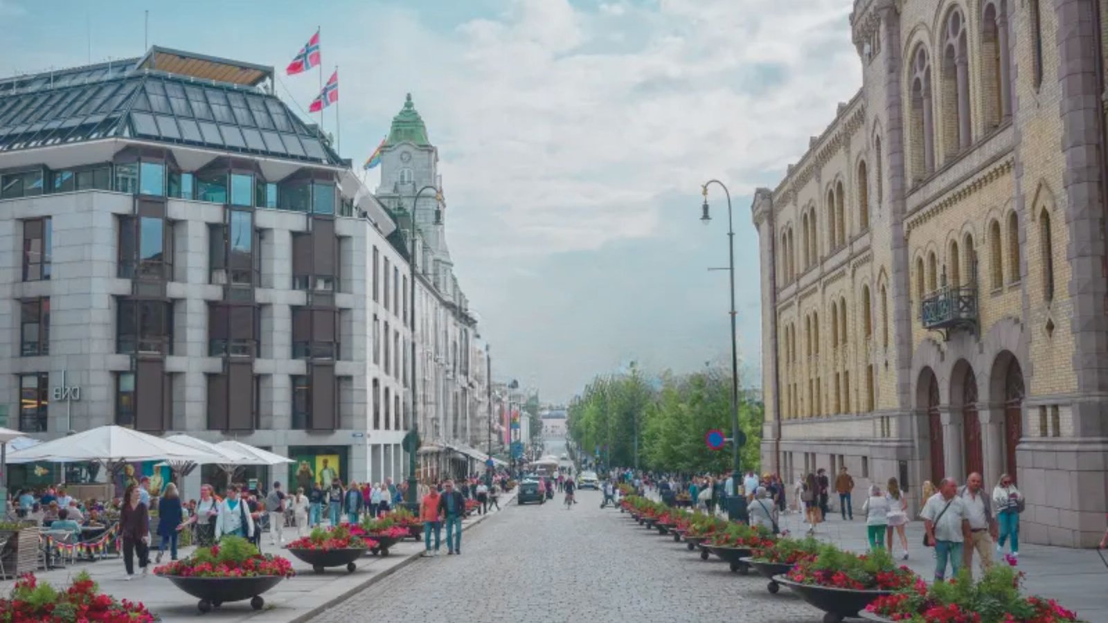 5. Stroll Along Karl Johans Gate