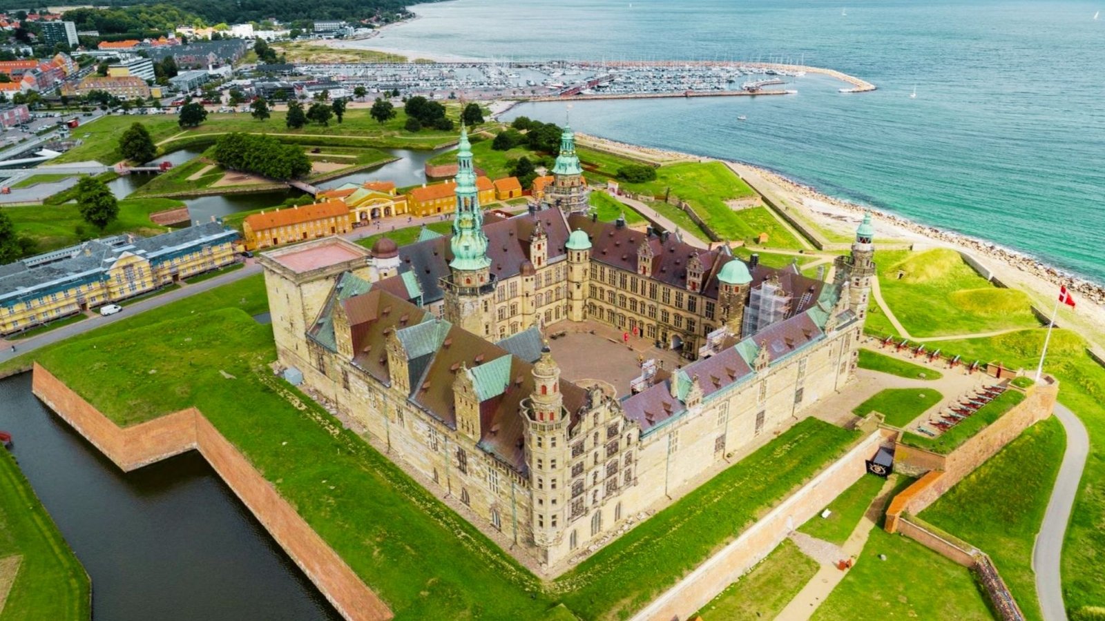 1. Kronborg Castler